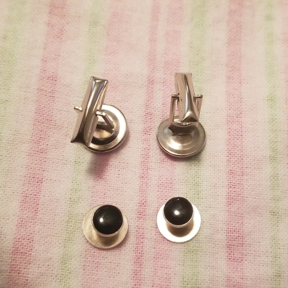 Black Circular Enamel Silver Studs & Cufflinks Set - Picture 4 of 8